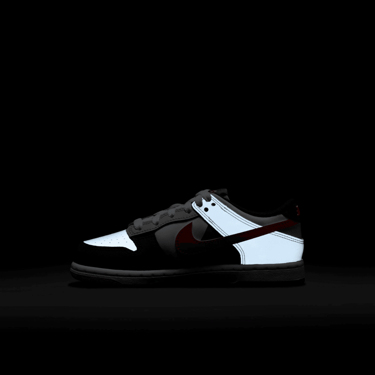 Nike Dunk Low SE (PS) Angle 9