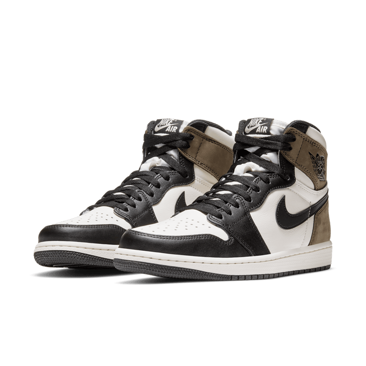 Jordan 1 Retro High Dark Mocha Angle 2