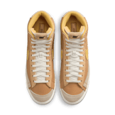 Nike Blazer Mid 77 Waffle 2.0 Angle 1
