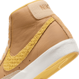 Nike Blazer Mid 77 Waffle 2.0 Angle 5