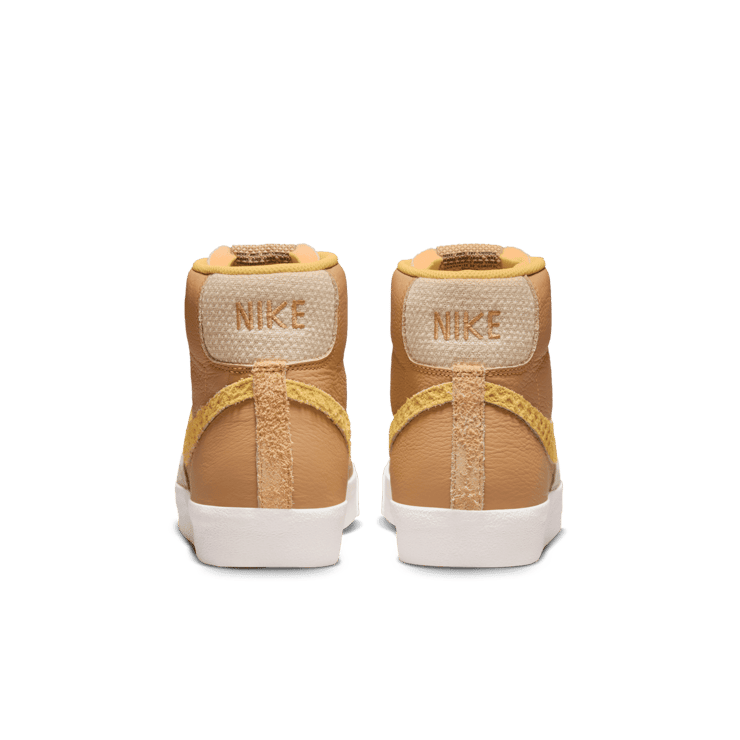 Nike Blazer Mid 77 Waffle 2.0 Angle 3