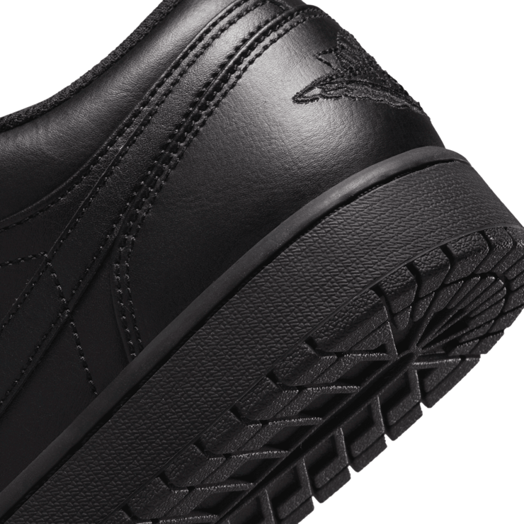 Jordan 1 Low Triple Black Angle 6