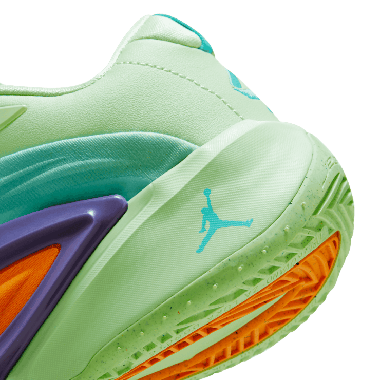 Nike Jordan Luka 3 'Vapor Green' (GS) Angle 5