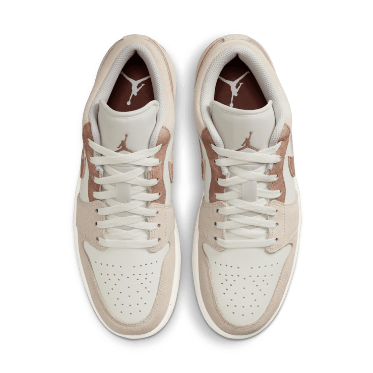 Air Jordan 1 Low SE Legend Light Brown Angle 1