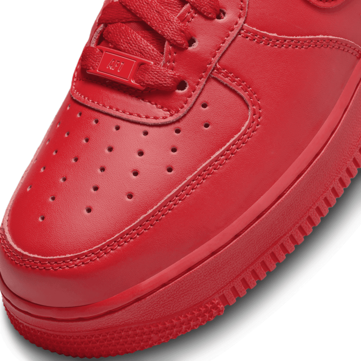 Nike Air Force 1 Low Triple Red Angle 0