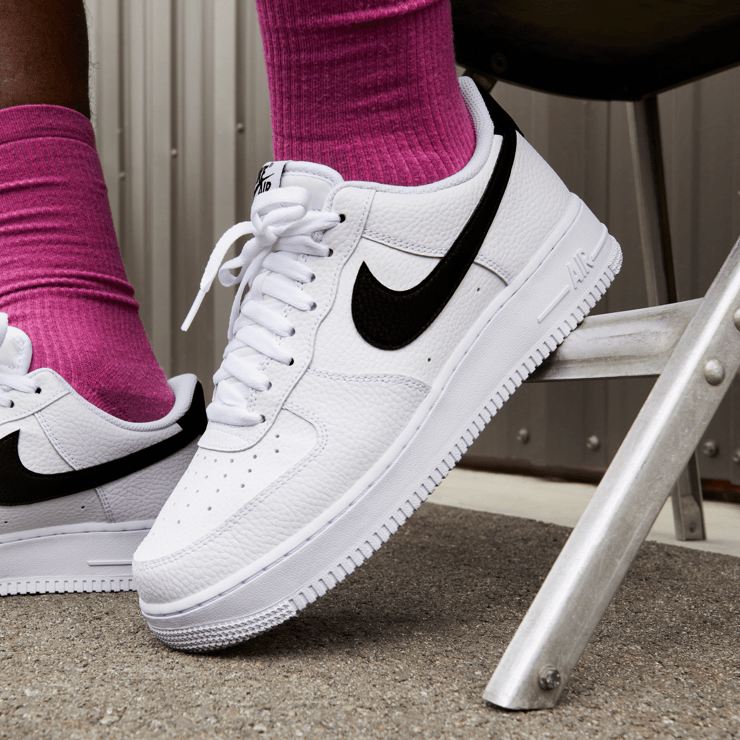 Nike Air Force 1 Low '07 White Black Pebbled Leather Angle 0