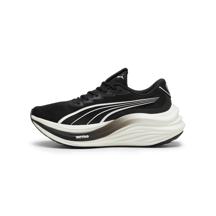 PUMA MagMax NITROâ¢ Men in Black/White/Cool Dark Grey Angle 1