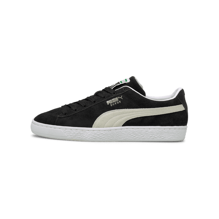PUMA Suede Classic XXI Sneakers in Black/White Angle 1