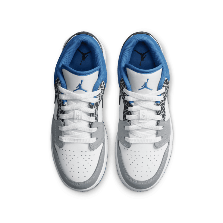 Jordan 1 Low SE True Blue (GS) Angle 1