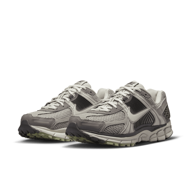 Nike Zoom Vomero 5 Cobblestone Angle 2