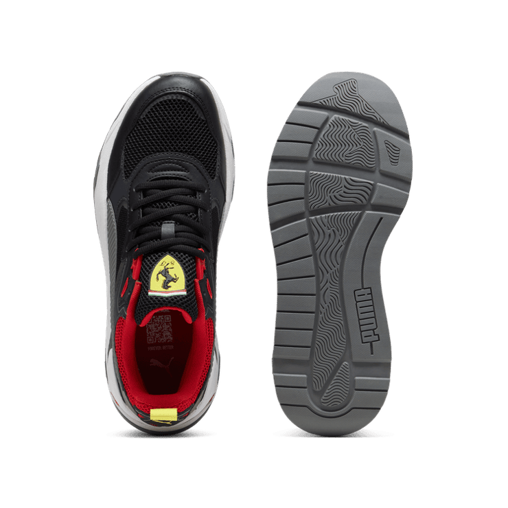 PUMA Scuderia Ferrari Trinity Sneakers Men in Red Angle 0