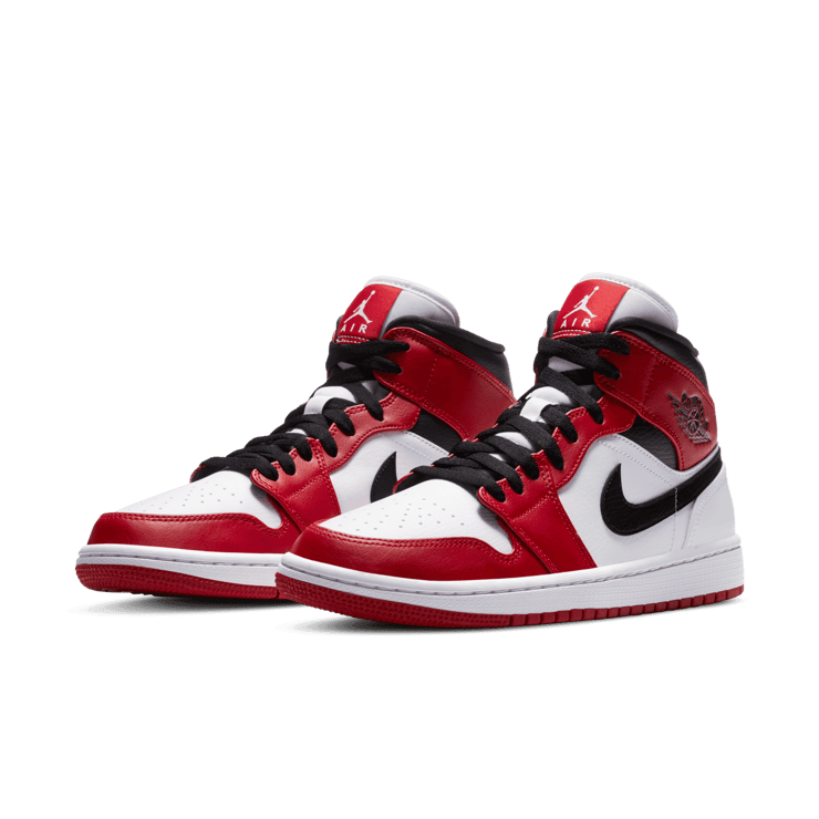 Air Jordan 1 Mid Chicago Angle 2