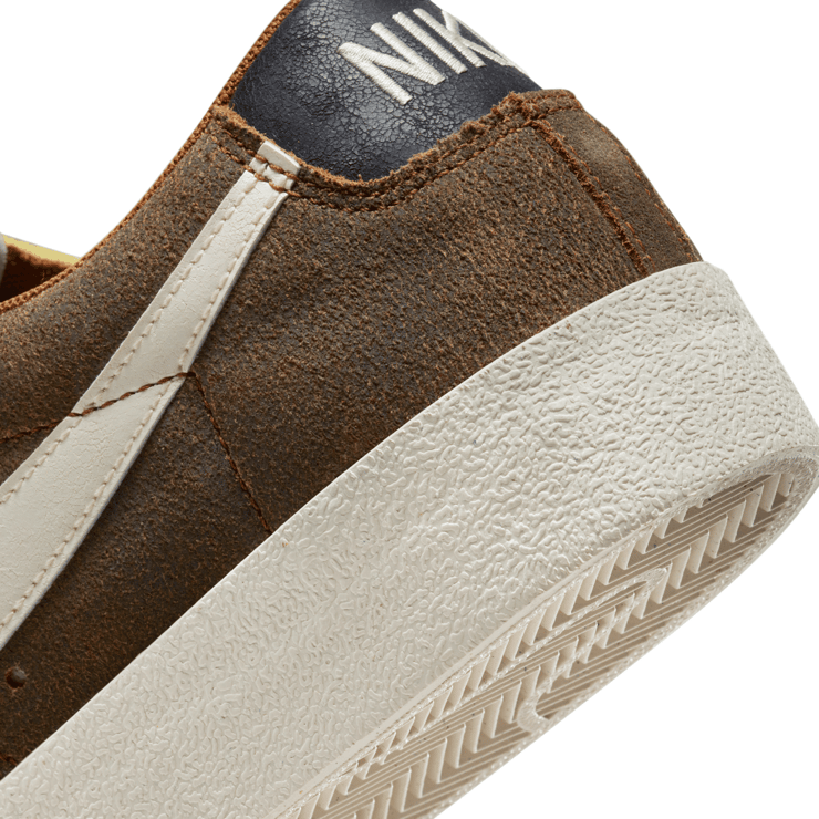 Nike Blazer Low 77 Vintage Certified Fresh Pecan Angle 6