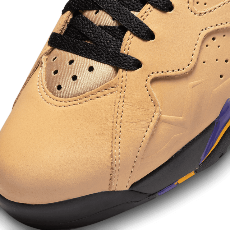 Air Jordan Retro 7 SE Afrobeats Angle 4