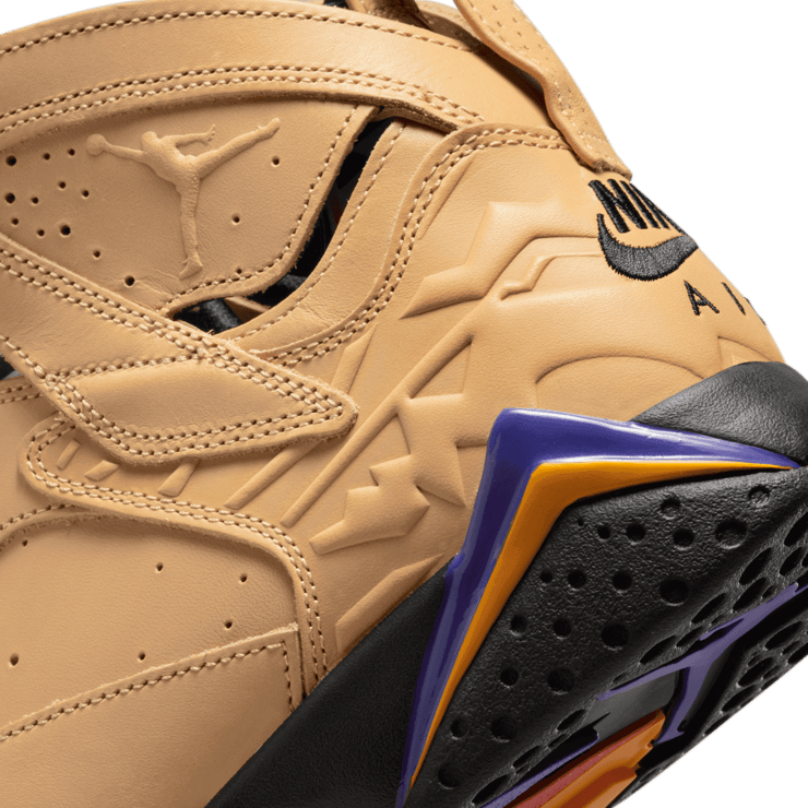 Air Jordan Retro 7 SE Afrobeats Angle 5