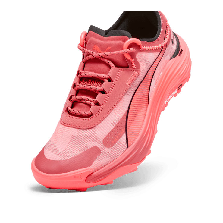 PUMA SEASONS Voyage NITRO⢠3 GORE-TEX Trail in Astro Red/Fire Orchid/Black Angle 2