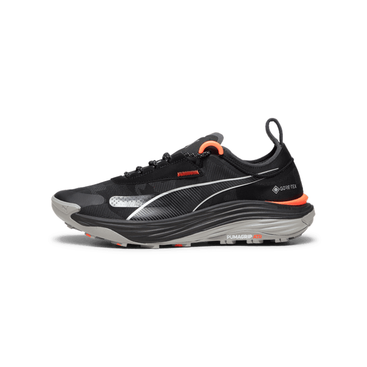 PUMA SEASONS Voyage NITRO⢠3 GORE-TEX® Trail in Black/Neon Sun Angle 1