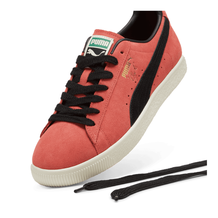 PUMA Clyde OG Sneakers in Salmon/Frosted Ivory/Black Angle 2