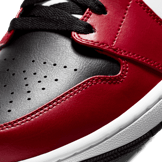 Air Jordan 1 Mid Chicago Toe Angle 4