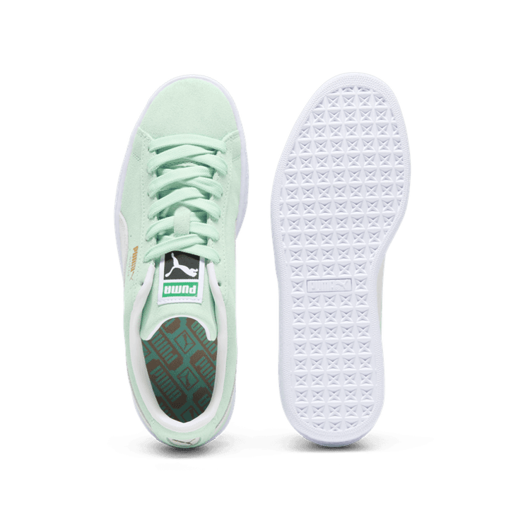PUMA Suede Classic XXI Sneakers in Fresh Mint/White Angle 0