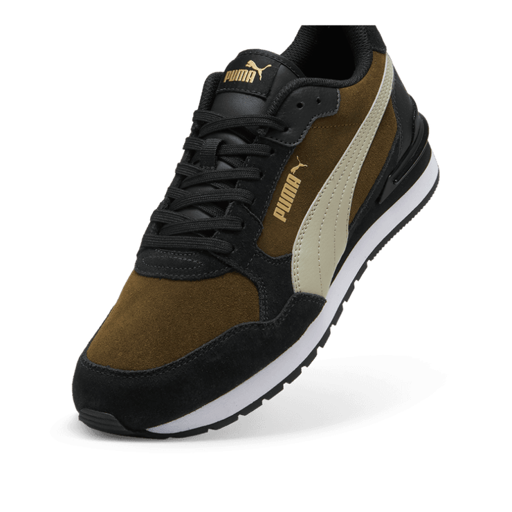 PUMA ST Runner v4 Suede Sneakers in Beige Angle 2