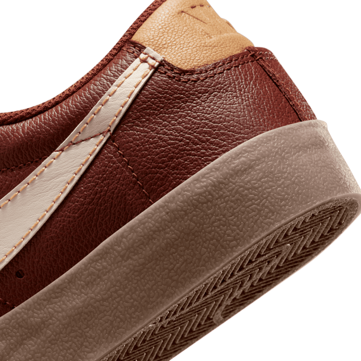 Nike Blazer Low 77 EMB Oxen Brown Angle 5