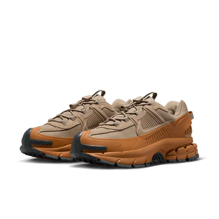 Nike Zoom Vomero 5 Roam Flax (W) Angle 2