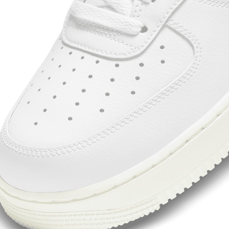 Nike Air Force 1 Low Valentine's Day (2021) Angle 4