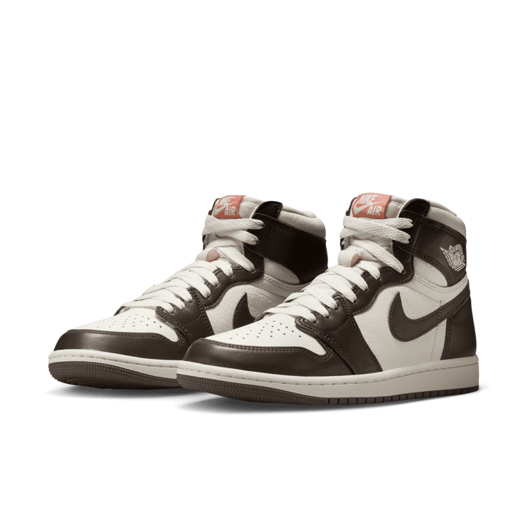 Air Jordan 1 Retro High OG Baroque Brown Light Madder Root (W) Angle 4