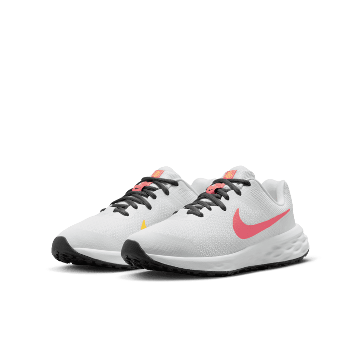 Nike Revolution 6 Road (GS) Angle 2