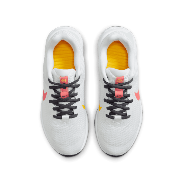 Nike Revolution 6 Road (GS) Angle 1