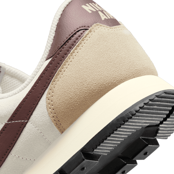 Nike Air Pegasus 83 Sail Light Chocolate Angle 5
