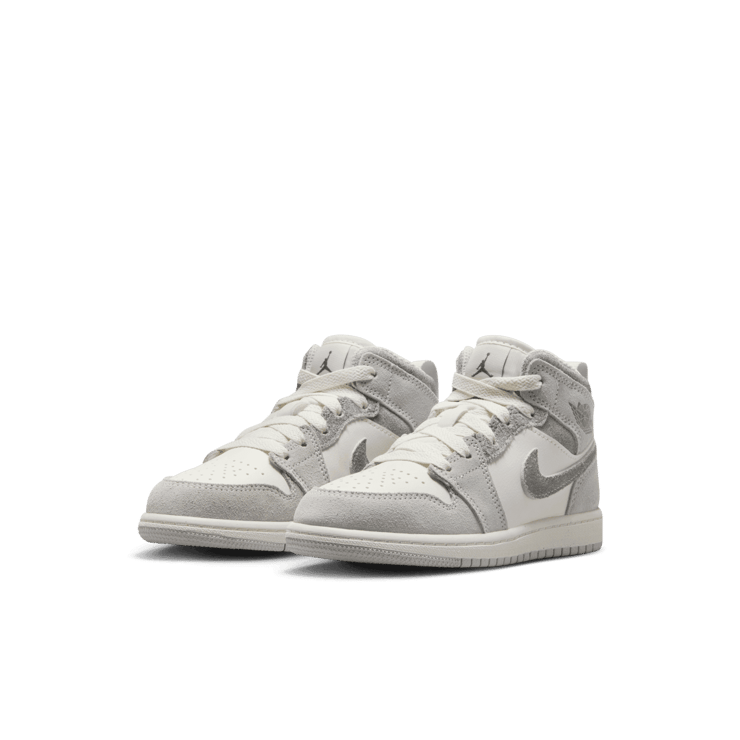 Jordan 1 Mid SE (PS) Angle 2