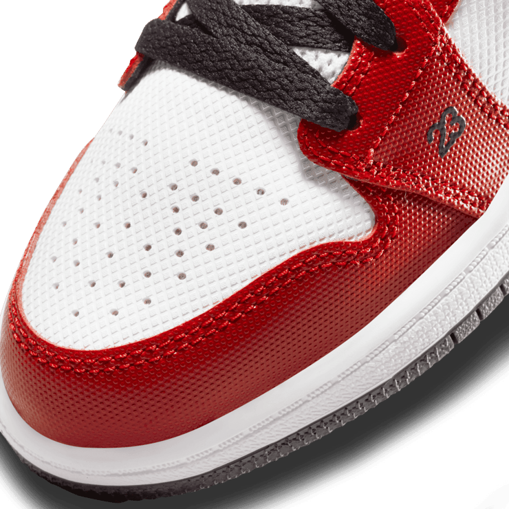 Jordan 1 Mid SE (PS) Angle 4