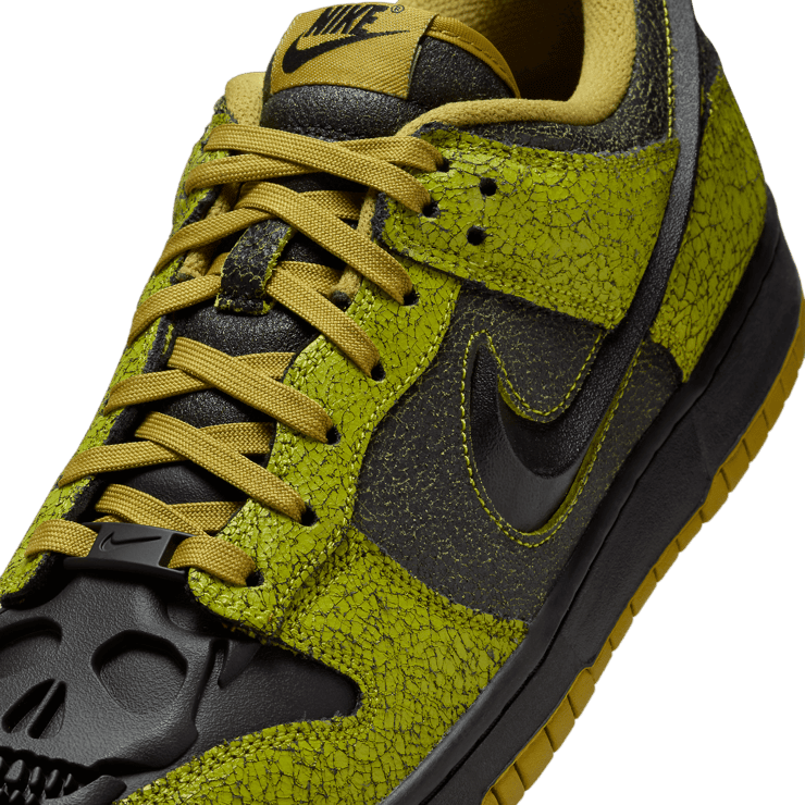 Nike Dunk Low Halloween Skull Angle 5