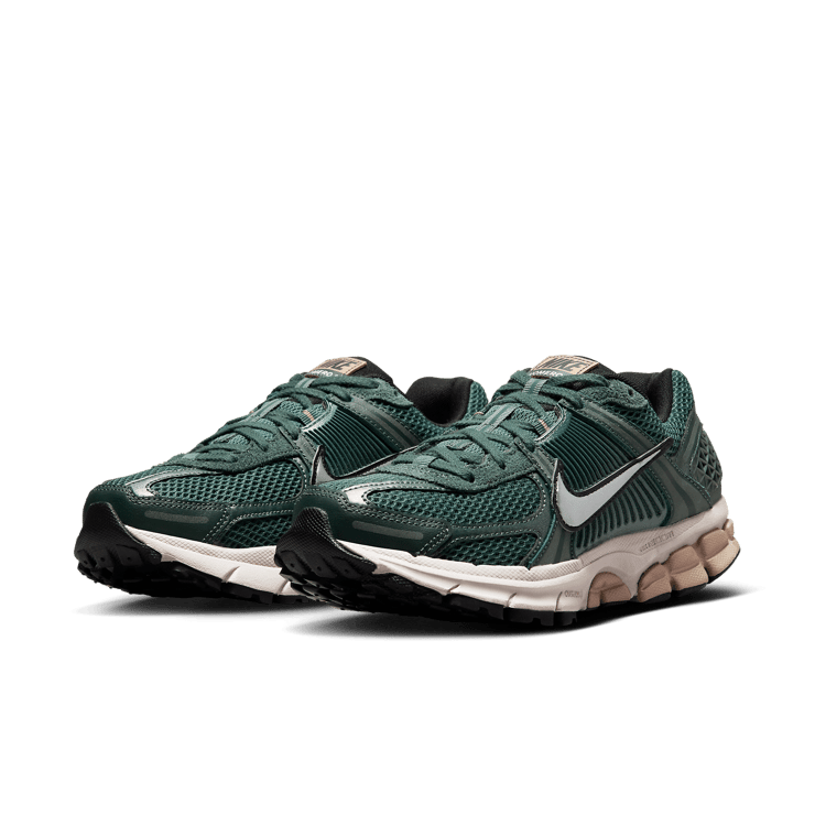 Nike Zoom Vomero 5 Vintage Green (W) Angle 2