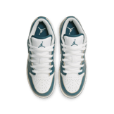 Air Jordan 1 Low SE Big (GS) Angle 1
