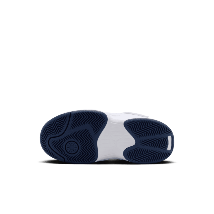 Jordan Max Aura 6 (PS) Angle 0