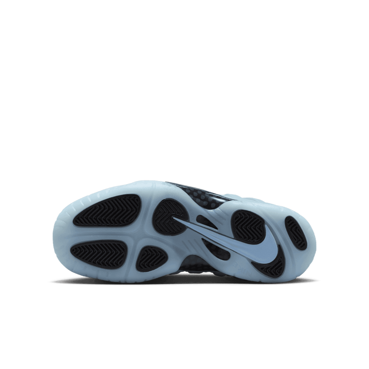 Nike Air Foamposite One Psychic Blue (GS) Angle 1