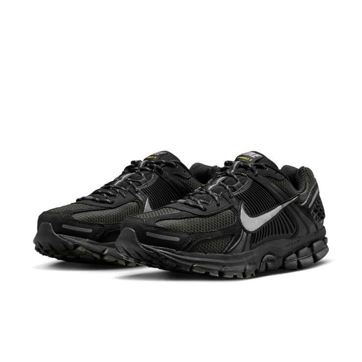 Nike Zoom Vomero 5 Black Sequoia Angle 2