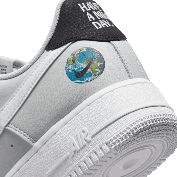 Nike Air Force 1 Low Have a Nike Day Earth Angle 5