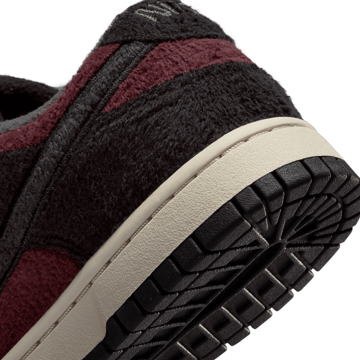 Nike Dunk Low SE Fleece Burgundy Crush Black (W) Angle 5