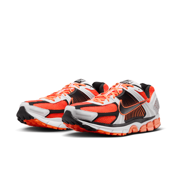 Nike Zoom Vomero 5 Total Orange Angle 2