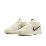 Nike Sabrina 2 Relentless (W) Angle 2