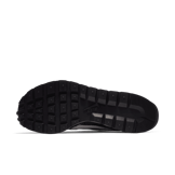 Nike Vaporwaffle sacai Black White Angle 0