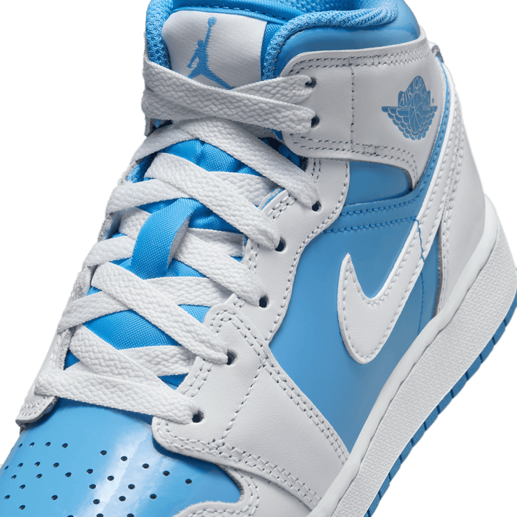 Air Jordan 1 Mid Legend Blue (GS) Angle 4