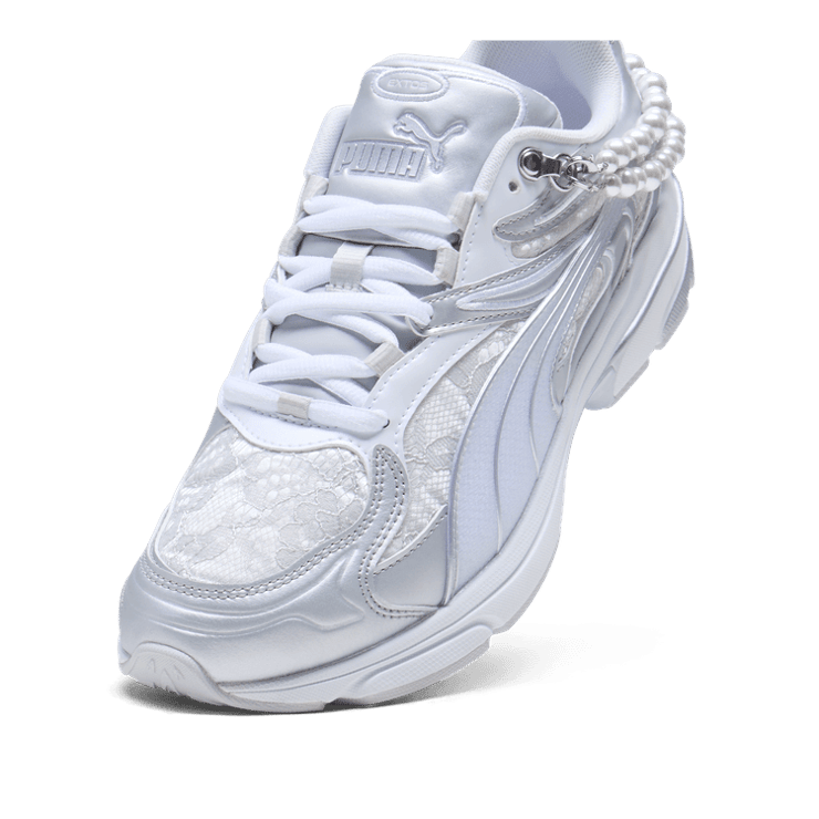PUMA Extos Feminine Pack Sneakers in Silver/White Angle 2