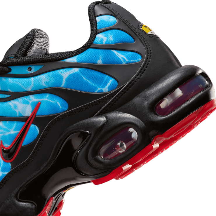 Nike Air Max Plus Shark Attack Angle 4