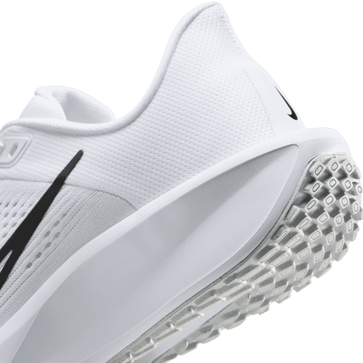 Nike Quest 6 Road Angle 5