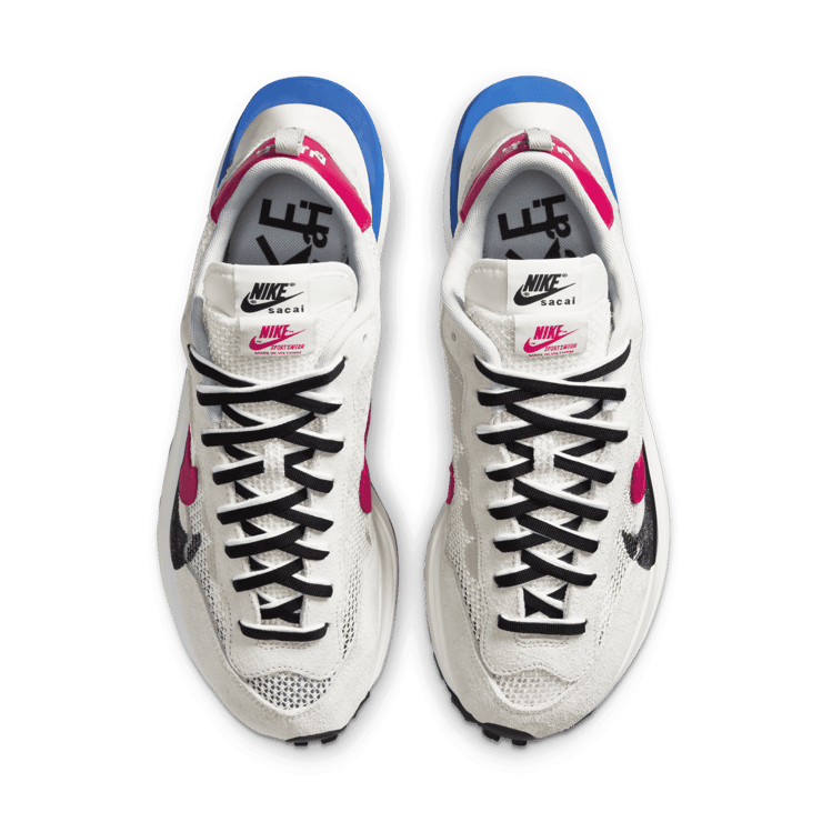 Nike Vaporwaffle sacai Sport Fuchsia Game Royal Angle 1